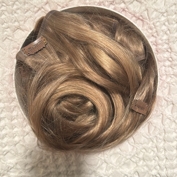 NWT never worn 16" Seamless Dimensional Natural Blonde Clip-Ins (160g) - Picture 11 of 11